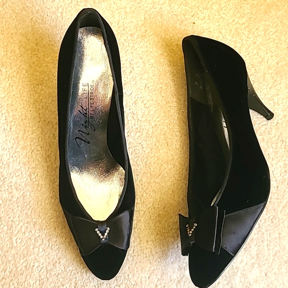 Night Life By Life Stride Shoes Velvet with Bows & Small Rhinestones Size 9 1/2